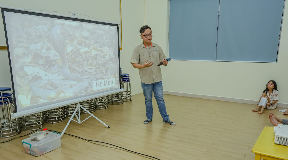 Snake Education at International School