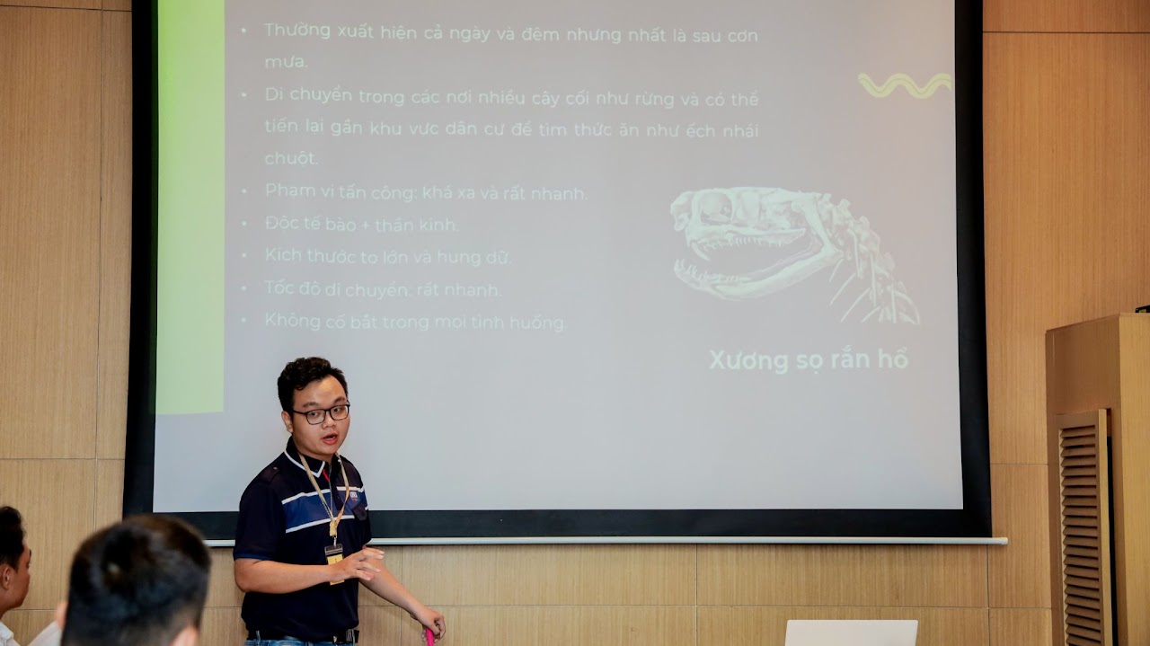 Snake Education at Shilla Monogram